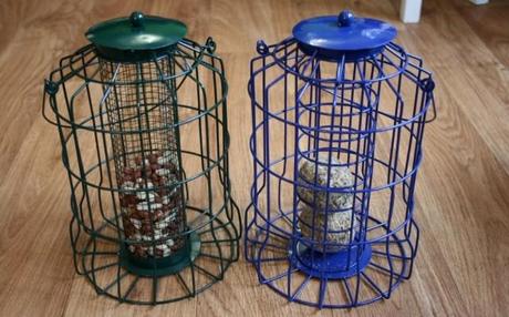 squirrel proof bird feeders