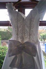  Loved Wedding Dresses on For Sale Wedding Dress Manchester Lancs    325 Ono Beautifully
