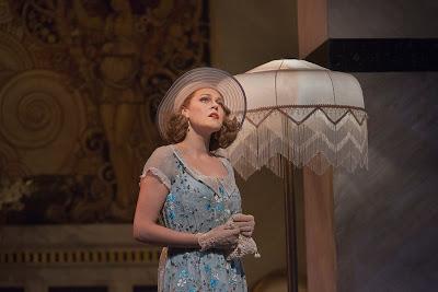 Opera Review: The Easy Life in Paris