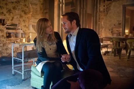 Brit-Marling-and-Alexander-Skarsgård-in-The-East-585x389