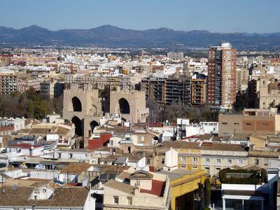 The Tower Tour: 'Quedarse a la luna de Valencia'