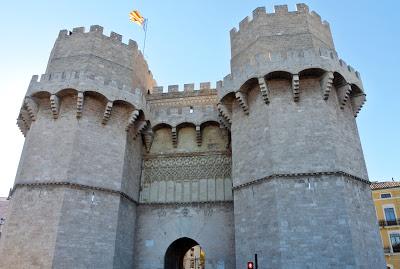 The Tower Tour: 'Quedarse a la luna de Valencia'