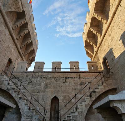 The Tower Tour: 'Quedarse a la luna de Valencia'