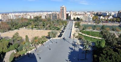 The Tower Tour: 'Quedarse a la luna de Valencia'