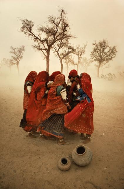 steve mccurry.  portrait of an afghan girl