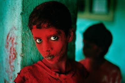 steve mccurry.  portrait of an afghan girl