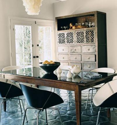 BLACK+WHITE DINING Breakfast Nook