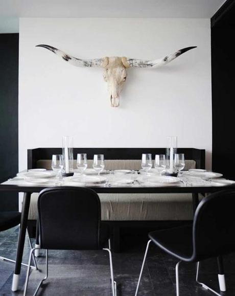 BLACK+WHITE DINING Breakfast Nook