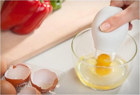 Pluck: Extract Your Egg Yolk Easily