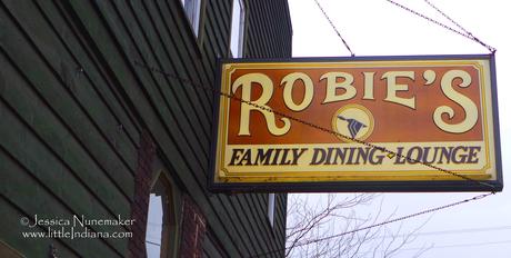 Robie's family Dining and Lounge: Attica, Indiana