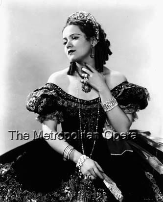 Bidu as Violetta in La Traviata (archives-metoperafamily.org)