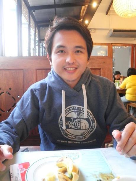 Lounging at Boni High Steet