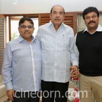thumbs chiru meets ramanaidu 14 Chiru Greets Padma Bhushan Ramanaidu   Photos