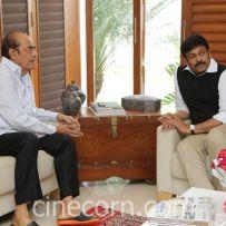thumbs chiru meets ramanaidu 6 Chiru Greets Padma Bhushan Ramanaidu   Photos