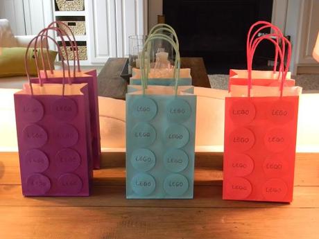 The Last of the Lego Party Tutorials: Goody Bags!!!