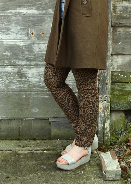 Look of the Day: Leopard print + flatforms