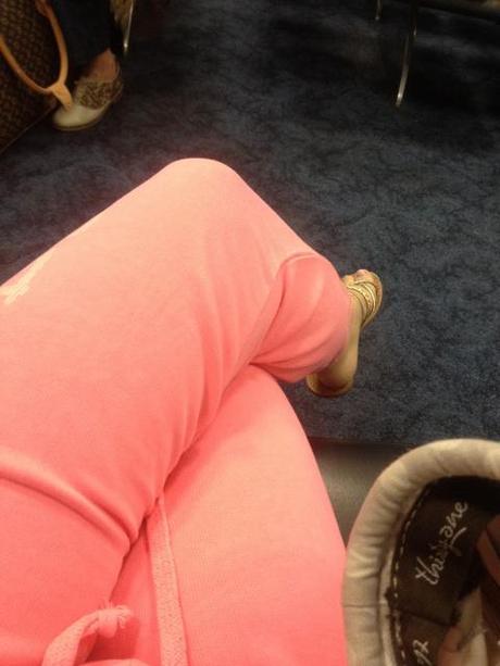 Pink comfy pants make me happy on a long haul to Argentina...