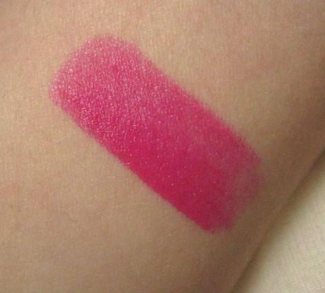 Sleek true colour lipstick in Loved Up Sleek true colour lipstick in Loved Up