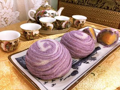 Shanghai mooncakes and yam swirl(spiral) mooncakes