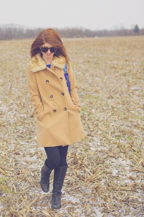 outfit: faux fur collar peacoat