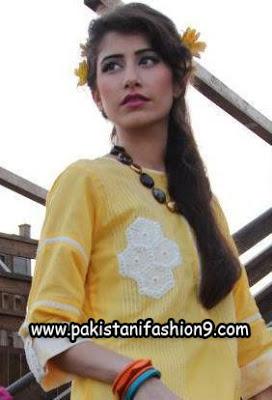 Syra Yousaf Glams Up Ahsna Khan Collection 2013