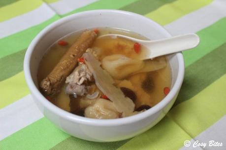 Chinese Herbal Chicken Soup 药材鸡汤 Chinese Herbal Chicken Soup