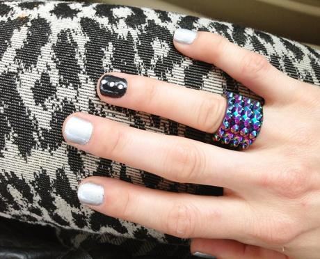 holographic manicure