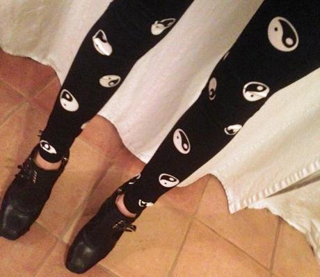 yin yang leggings