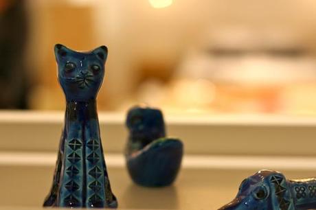 NookAndSea-Design-Within-Reach-DWR-Store-Grand-Opening-Costa-Mesa-California-South-Coast-Collection-Shopping-Plaza-SOCO-Party-Cat-Figurine