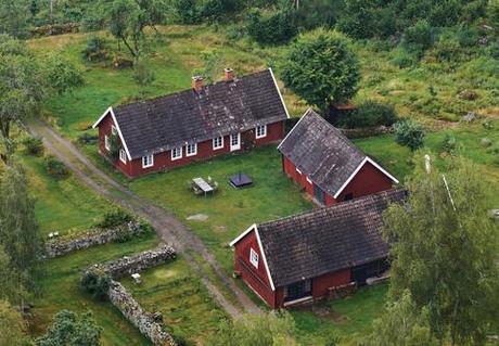 Modern 18th-century farmhouse in Sweden