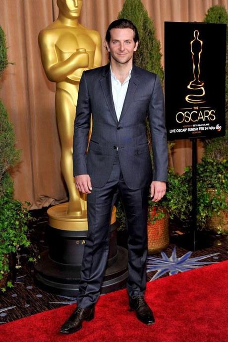 Bradley-cooper-45th-oscars-open-shirt