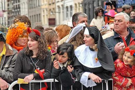 Carnaval: costumes, street parties and beer