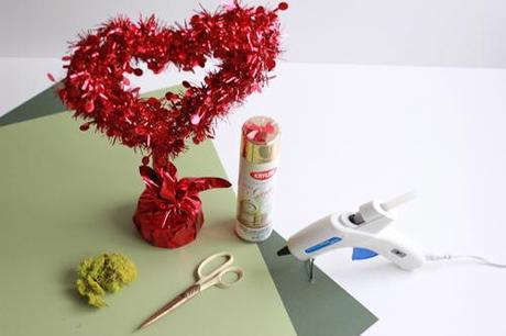 How to make a paper topiary heart