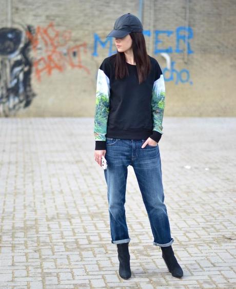 outfit boyfriend jeans current elliott leather cap