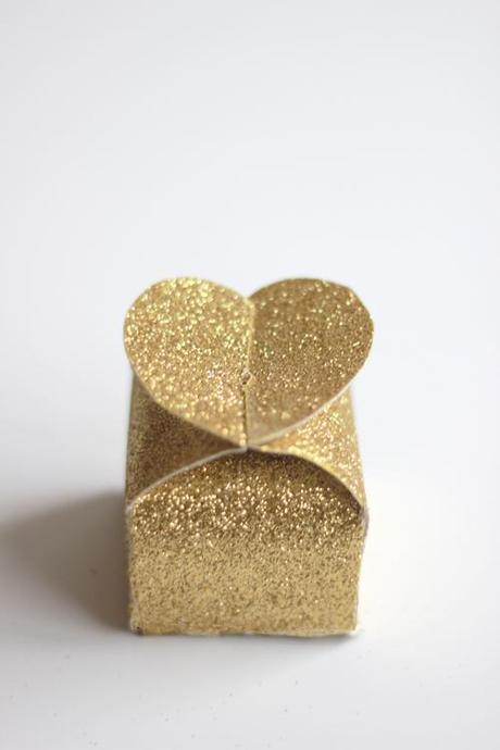 How to make glitter Valentine's heart boxes