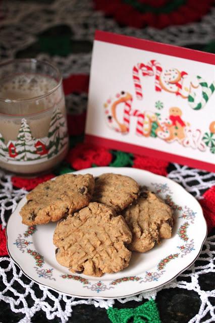 Vegan Peanut Butter Chocolate Chip Cookies