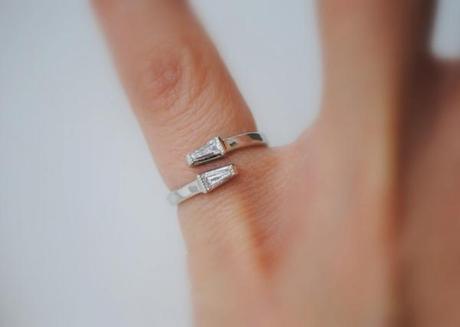Baguette diamond bypass-style ring Baguette diamond bypass-style ring