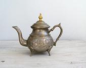 Ornate Oriental Teapot, Silver and gold pitcher, Vintage teapot, Retro kitchenware, collectible kitchenware, Restaurant decor, Kitchen Disp - MeshuMaSH Ornate Oriental Teapot, Silver and gold pitcher, Vintage teapot, Retro kitchenware, collectible kitchenware, Restaurant decor, Kitchen Disp - MeshuMaSH