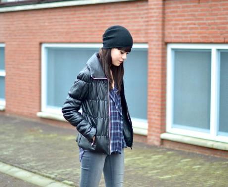 outfit black leather puffer jacket beanie
