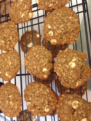 Biscoff Oatmeal-White-Chocolate-Chip Cookies