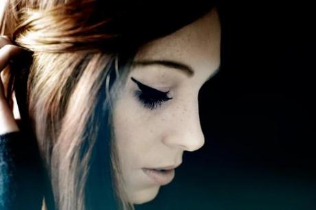 539305 331518536959946 791376346 n 620x413 LAURA WELSHS UNRAVEL IS SILKY SMOOTH PERFECTION [STREAM]