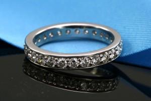 shared prong diamond settings