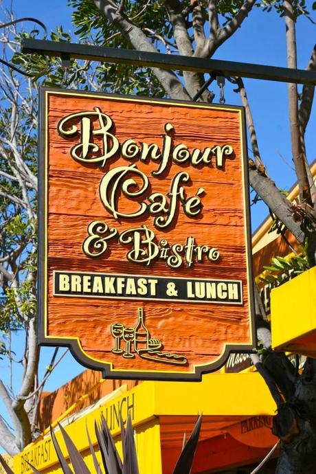 Clever-Blog-Contributor-Lifestyle-Local-Food-Restaurants-Eateries-Southern-California-Orange-County-Dana-Point-Bonjour-Cafe-French-Toast-Fruit-Kristina-Gulino-Nook-And-Sea-Signage-Diner-Breakfast-Lunch-Bistro