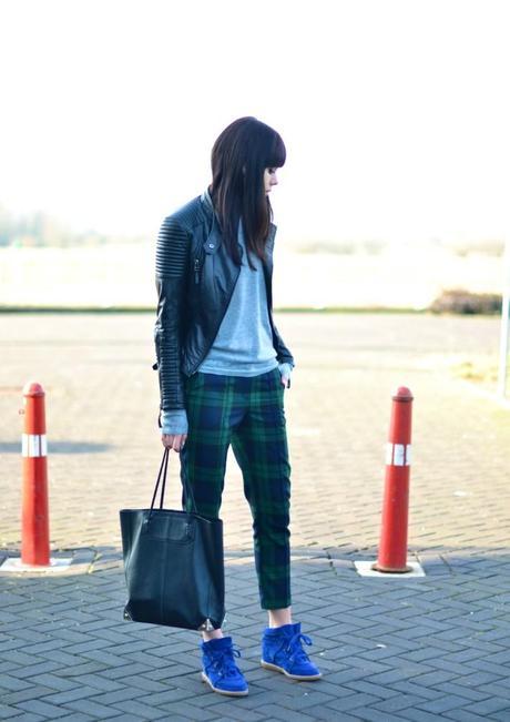 outfit blue isabel marant bobby sneakers and tartan