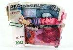The rolled up bank note does have OTHER uses, you know…