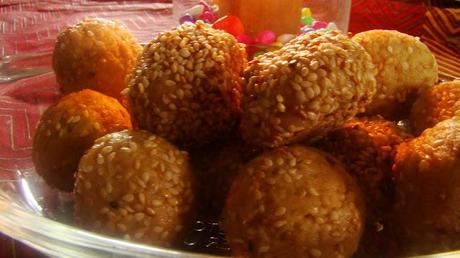 Til ke Laddo Til Phugga-Happy Makar Sankranti -Homemade and Microwaved...