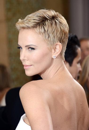 Pictures of Charlize Theron at the 2013 Oscars