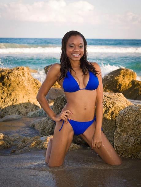 Palm Beach Makos Cheerleaders Bikini Calendar