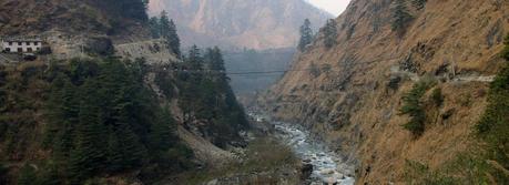 Nepal's mountain ranges and many swiftly flowing rivers endow it with huge hydropower resources. (Credit: Michał Sałaban http://commons.wikimedia.org/wiki/User:Emesik)