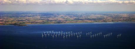 The Lillgrund offshore wind farm in Sweden (Credit: Tomasz Sienicki http://commons.wikimedia.org/wiki/User:Tsca)